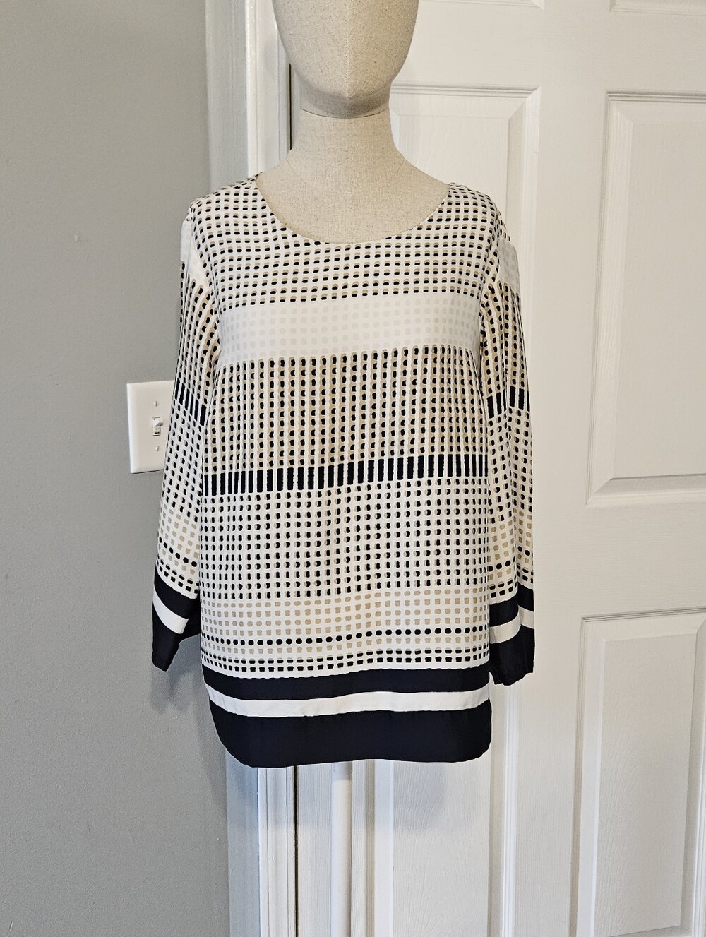 Saint Tropez West Black and White Geometric Long Sleeve Blouse